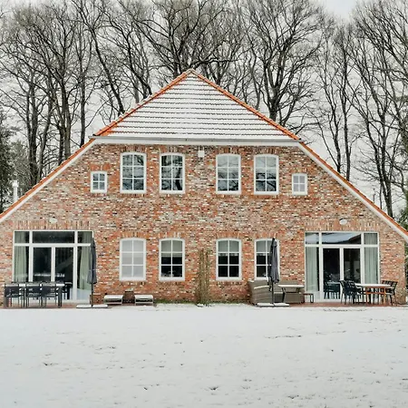 Forest Retreat In East Frisia בית נופש