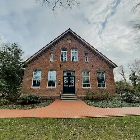 Forest Retreat In East Frisia בית נופש